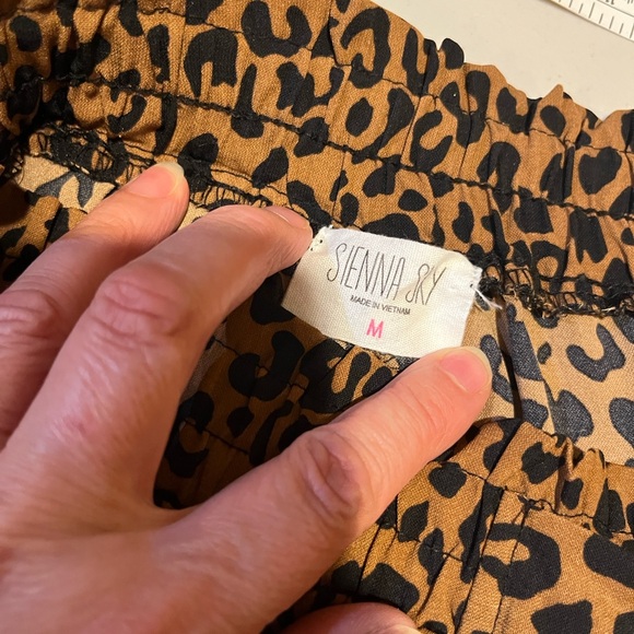 Leopard Print Wide-Leg Pants Size M - Picture 6 of 7